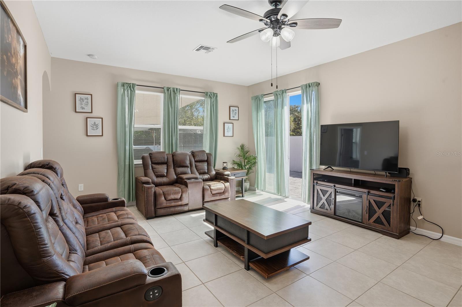 Image 13 of 39 For 2936 Scarlett Drive