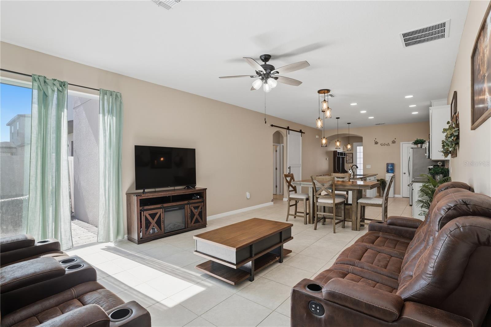 Image 14 of 39 For 2936 Scarlett Drive