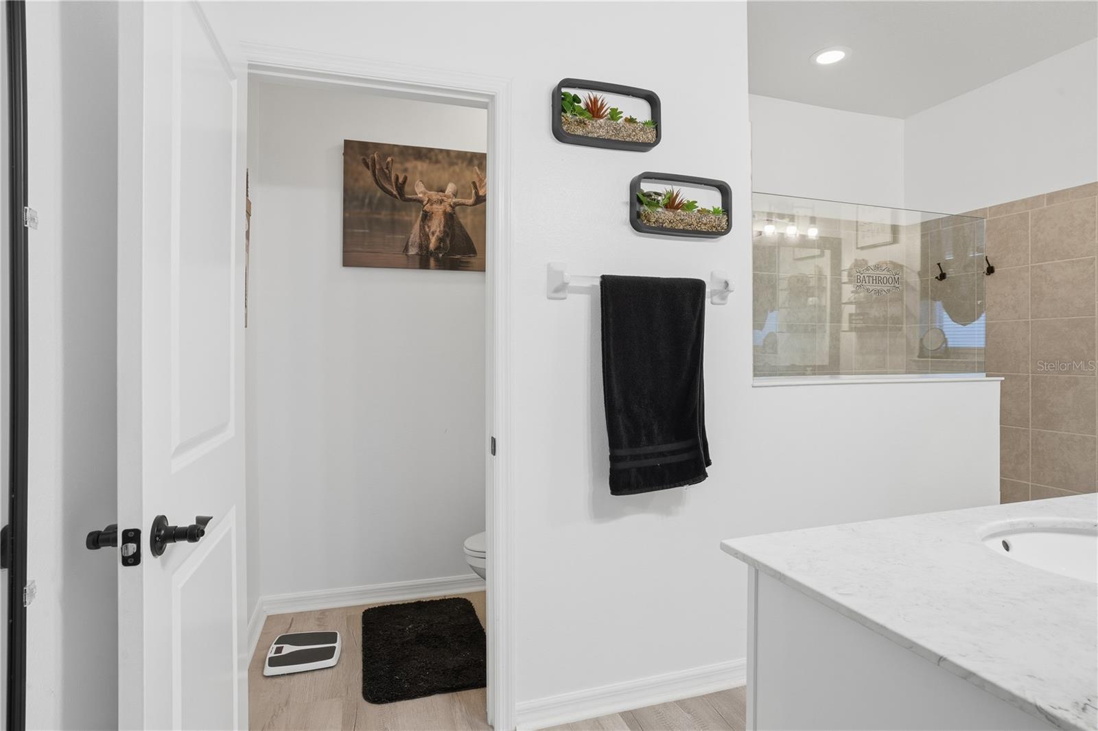 Image 21 of 39 For 2936 Scarlett Drive