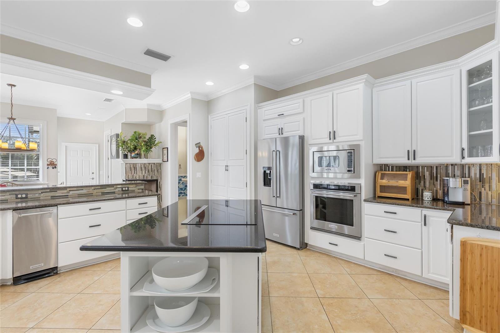 Image 23 of 81 For 416 Arbor Circle