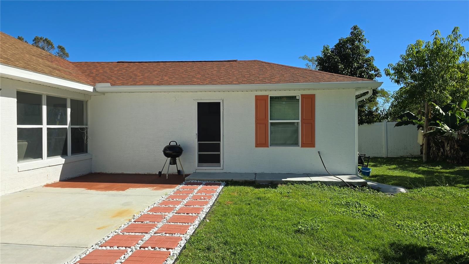 Image 2 of 11 For 2207 Julianna Court