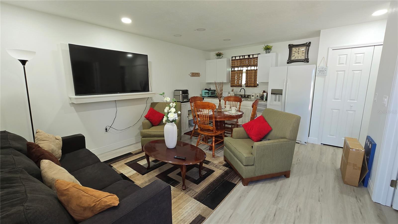 Image 3 of 11 For 2207 Julianna Court