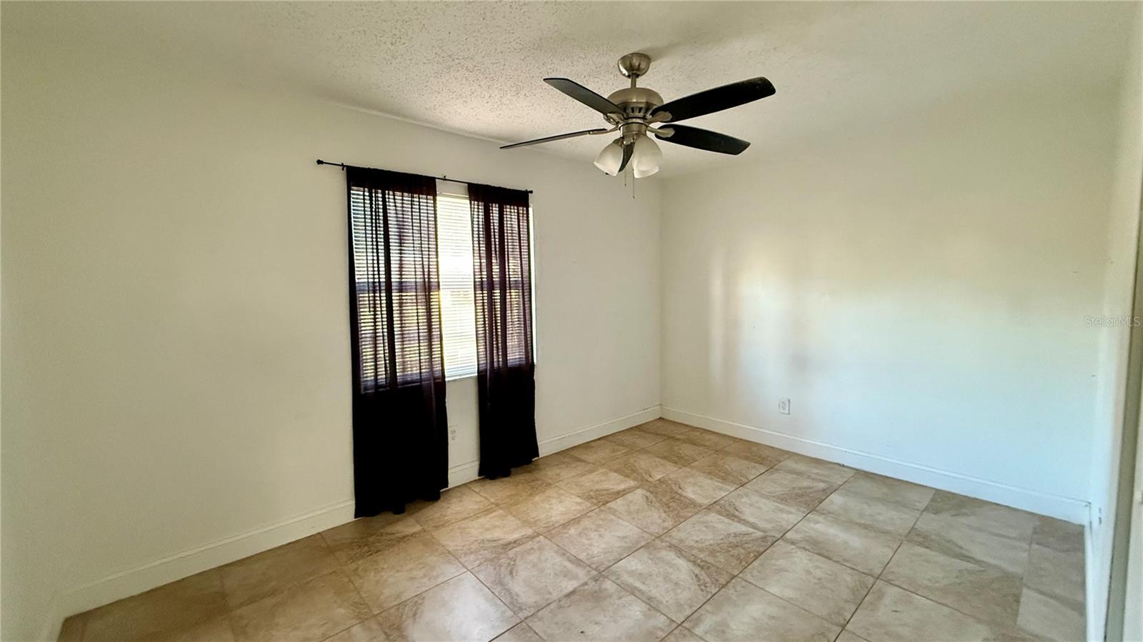 Image 11 of 21 For 126 Zacalo Way