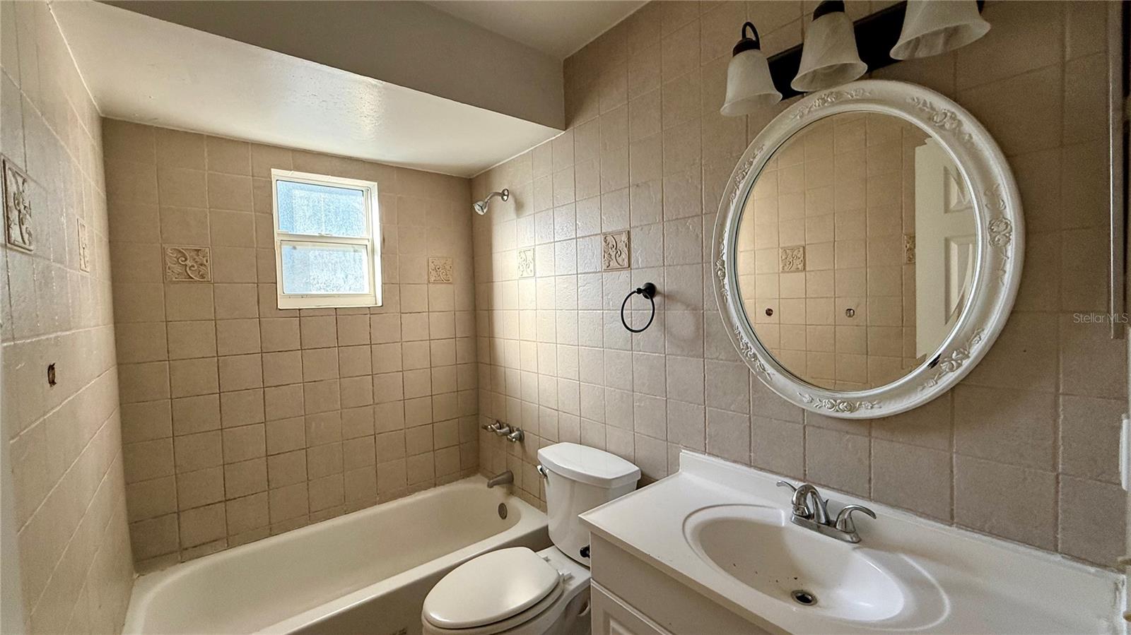 Image 12 of 21 For 126 Zacalo Way