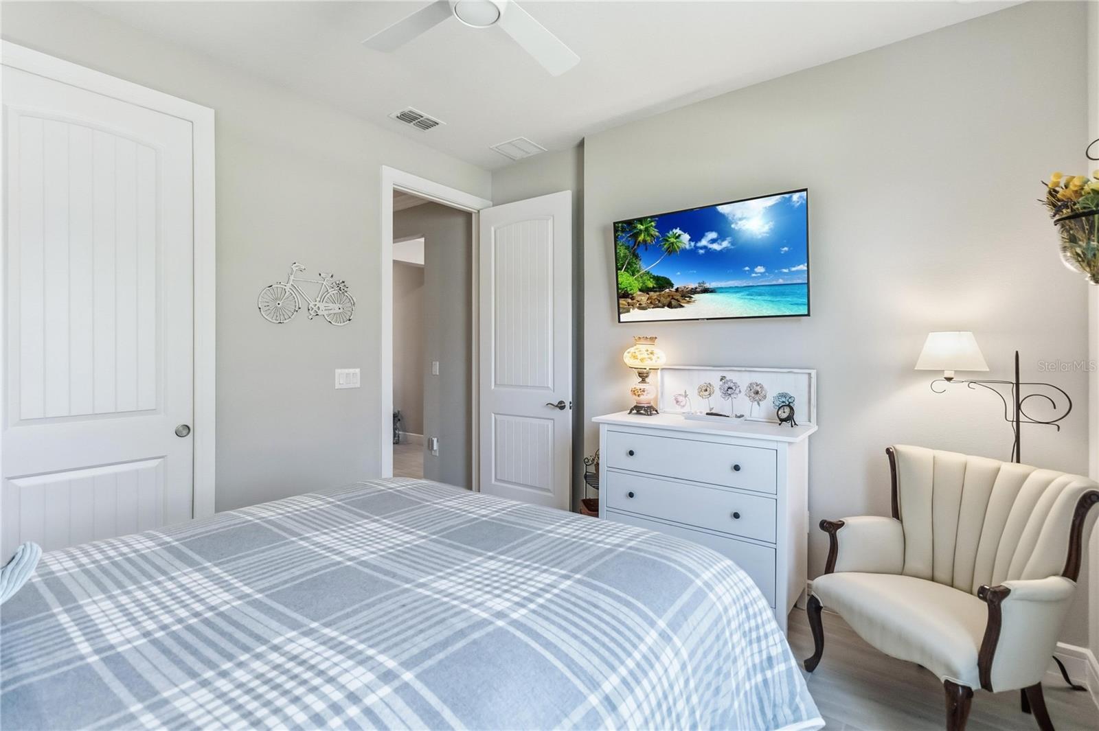 Image 22 of 49 For 2695 River Creek Lane