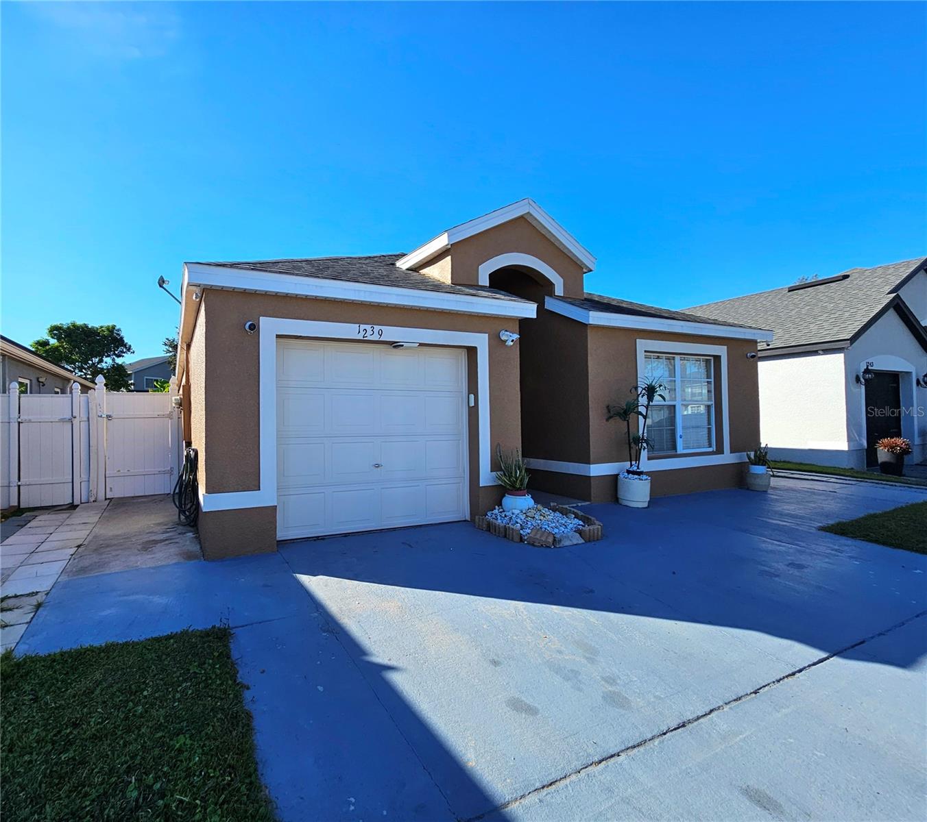 Image 2 of 21 For 1239 Carey Glen Circle