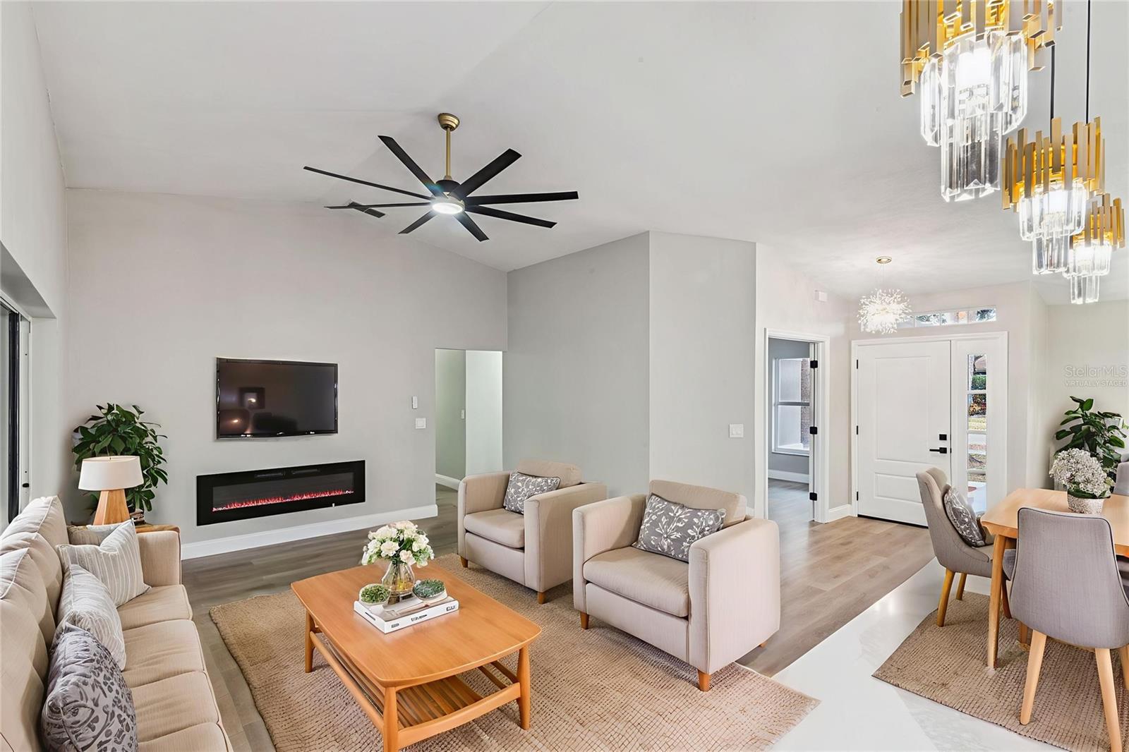 Image 18 of 52 For 2832 Smithfield Drive