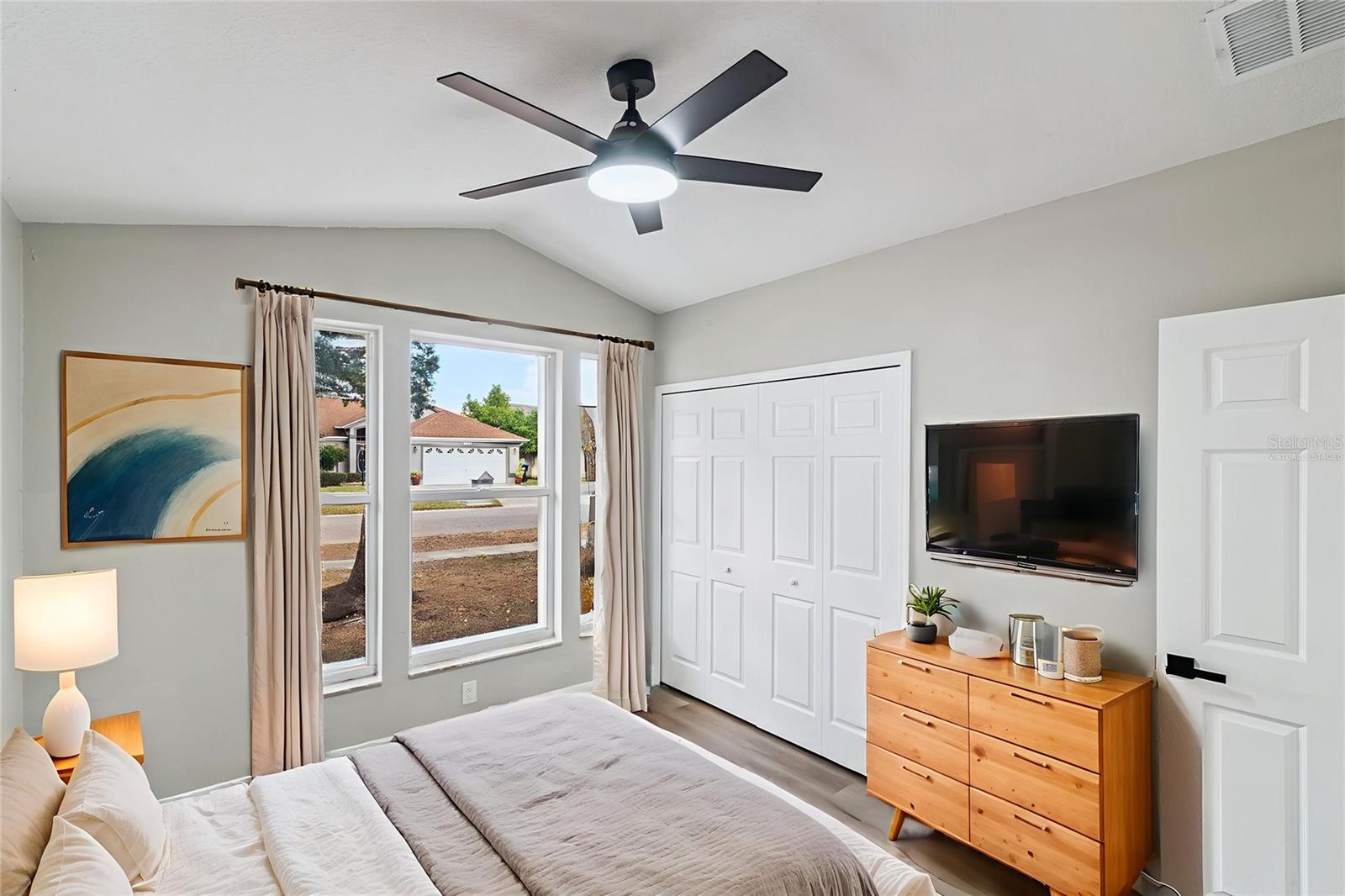 Image 19 of 52 For 2832 Smithfield Drive