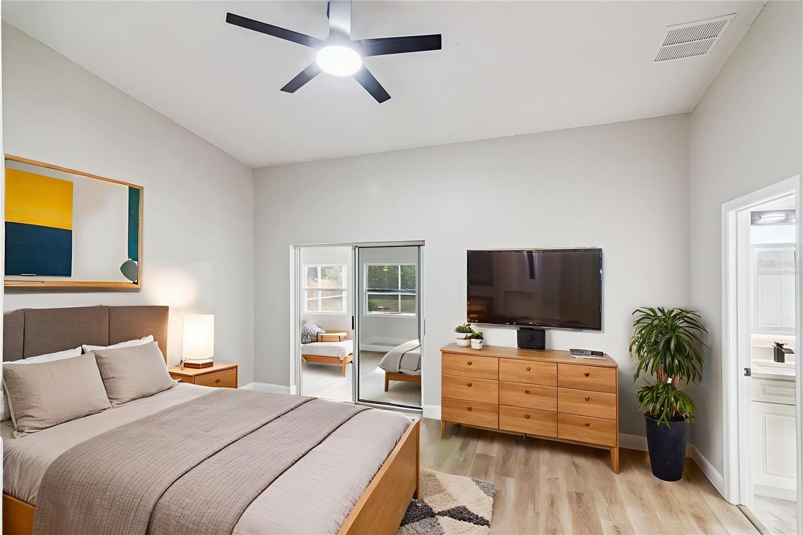 Image 20 of 52 For 2832 Smithfield Drive