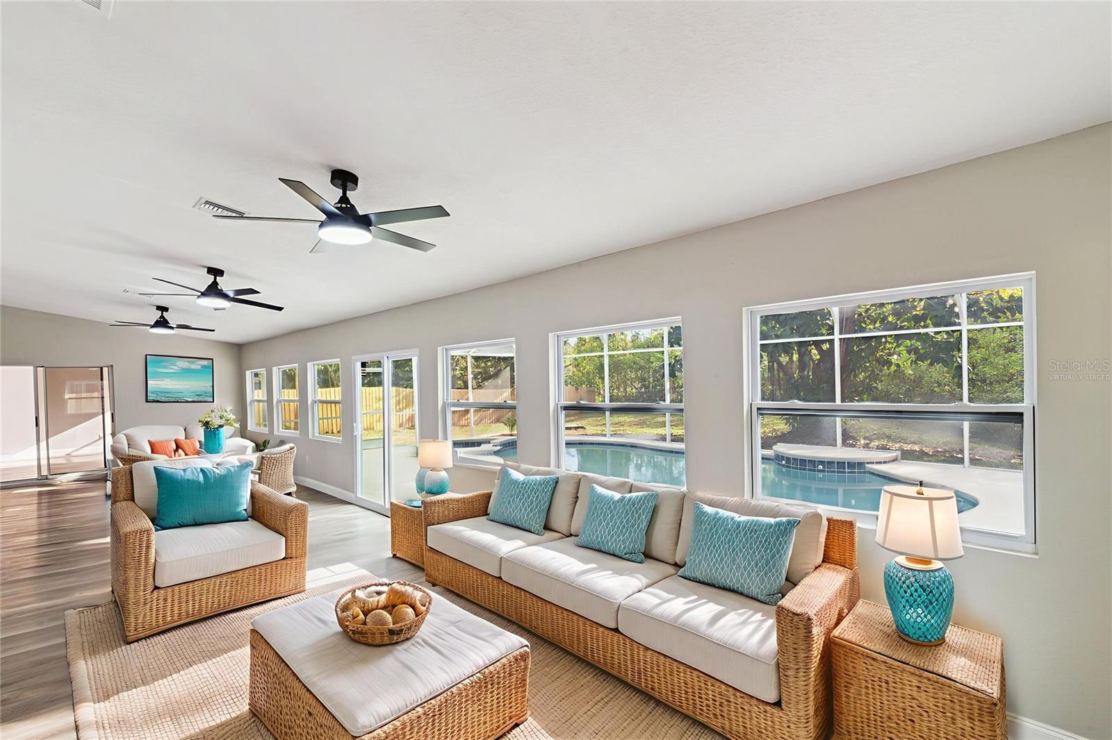 Image 22 of 52 For 2832 Smithfield Drive