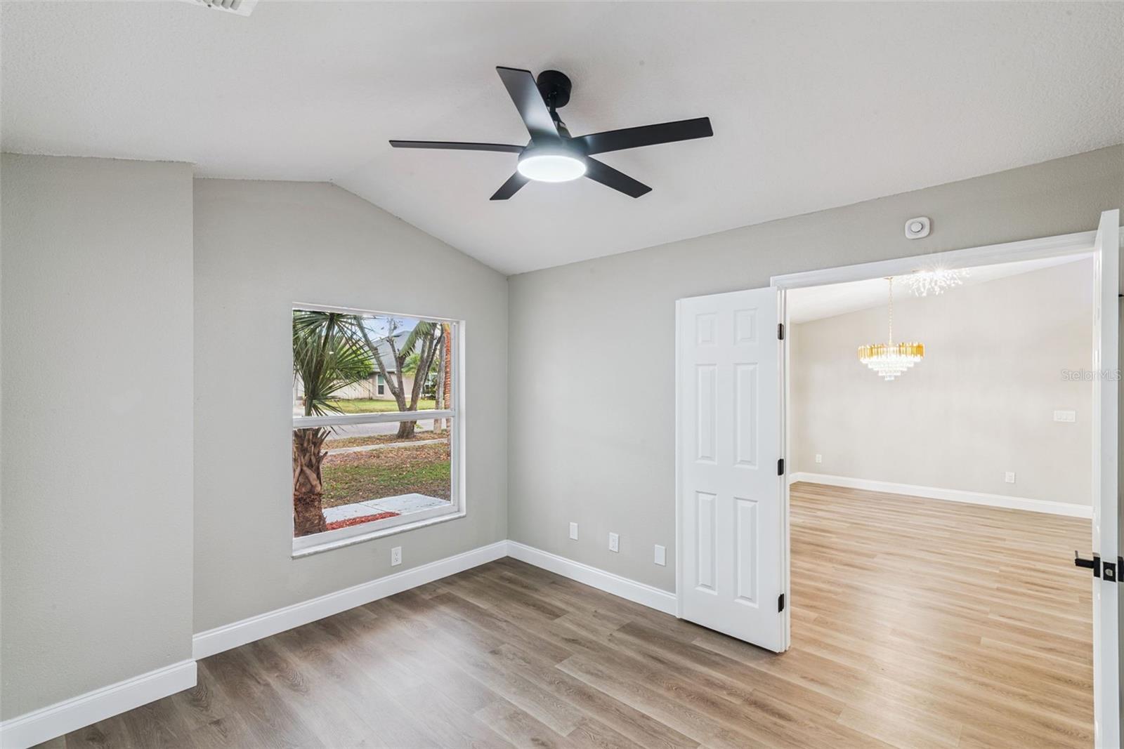 Image 32 of 52 For 2832 Smithfield Drive