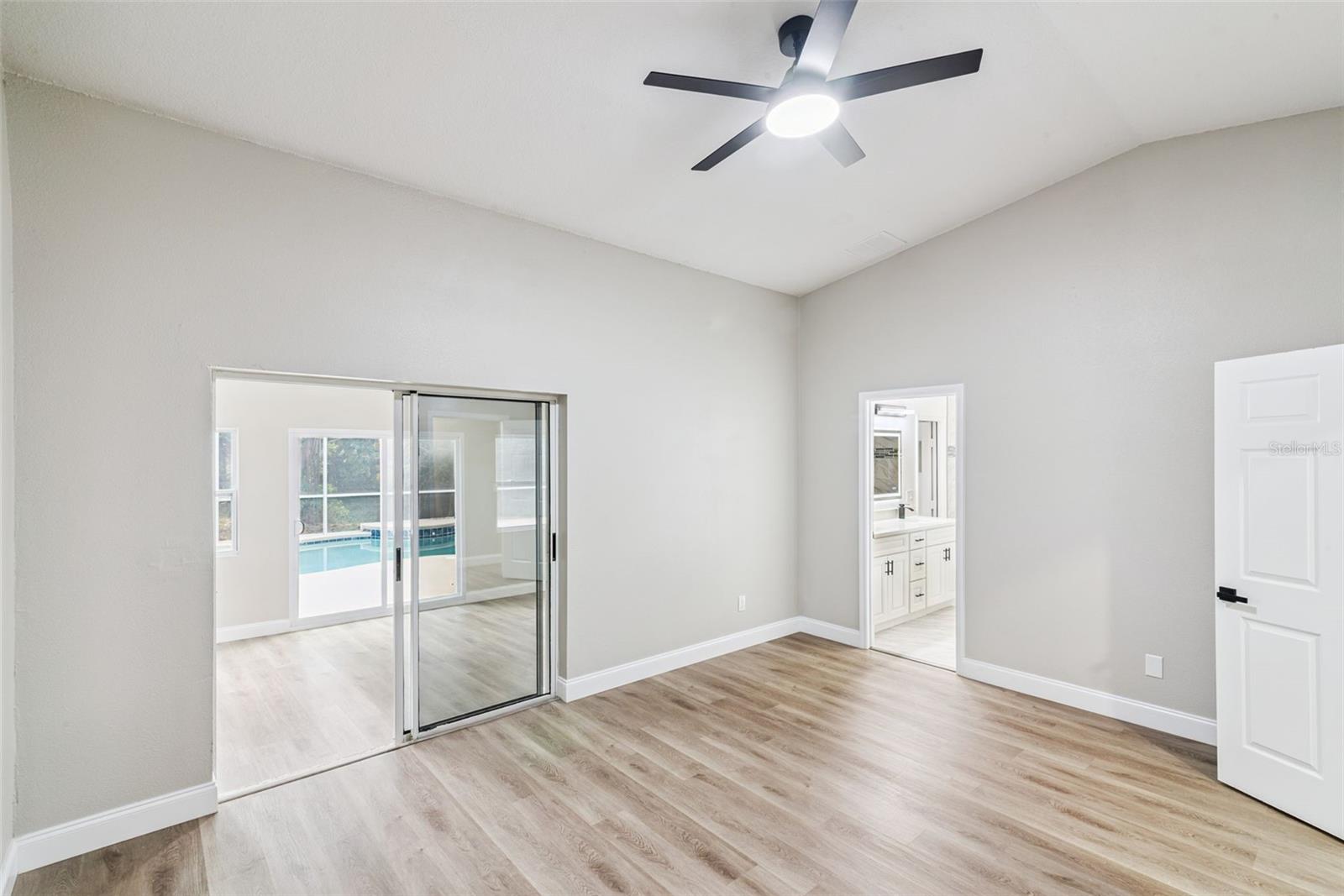 Image 34 of 52 For 2832 Smithfield Drive