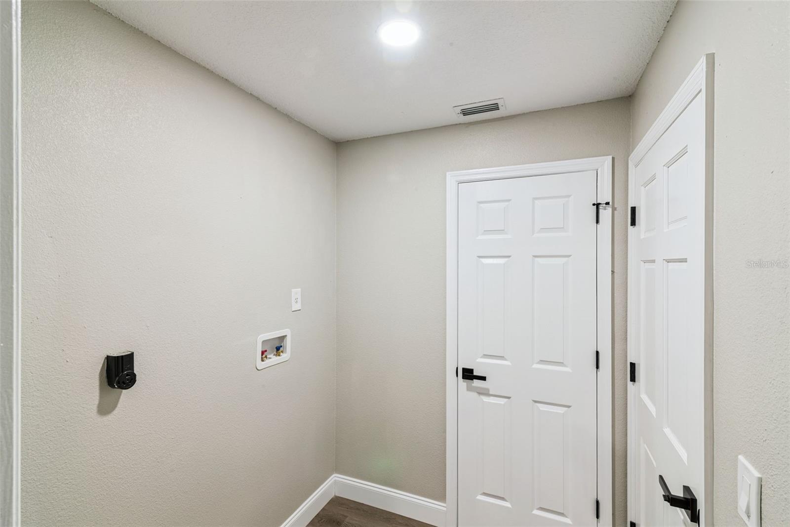 Image 42 of 52 For 2832 Smithfield Drive