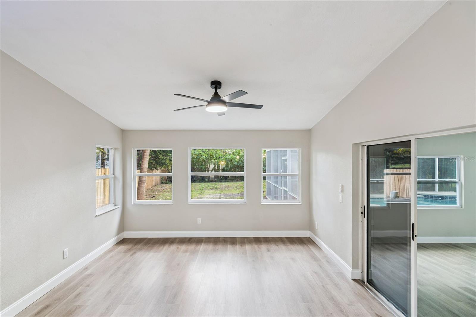 Image 43 of 52 For 2832 Smithfield Drive