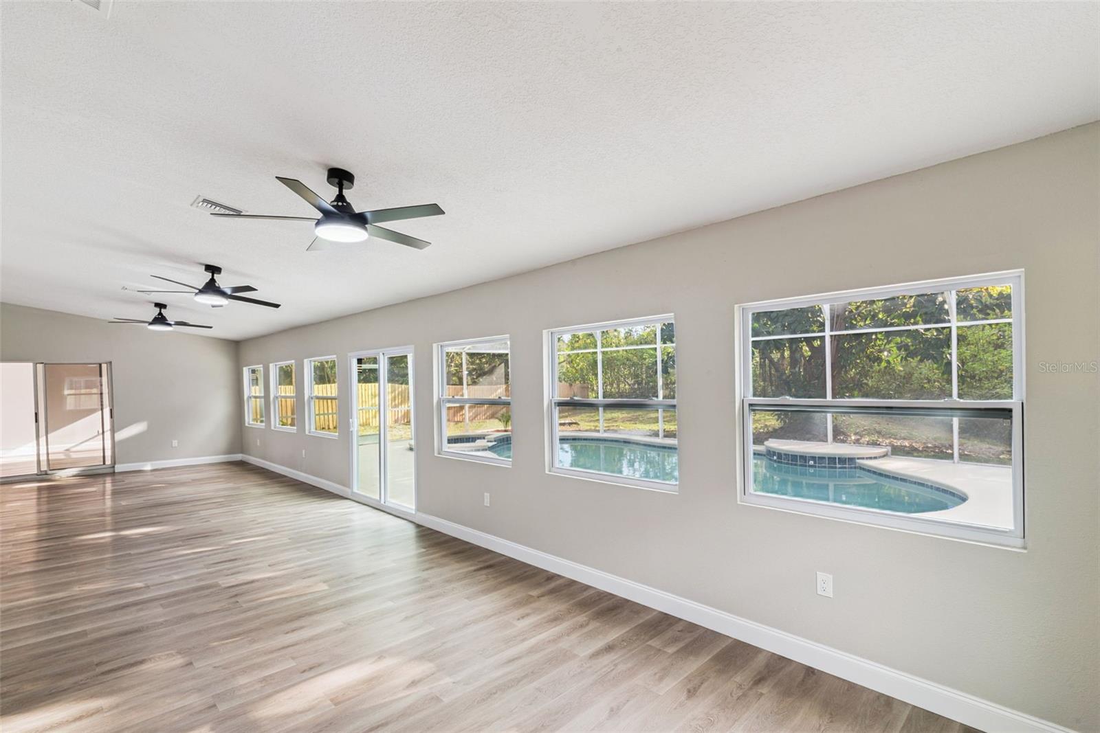 Image 47 of 52 For 2832 Smithfield Drive