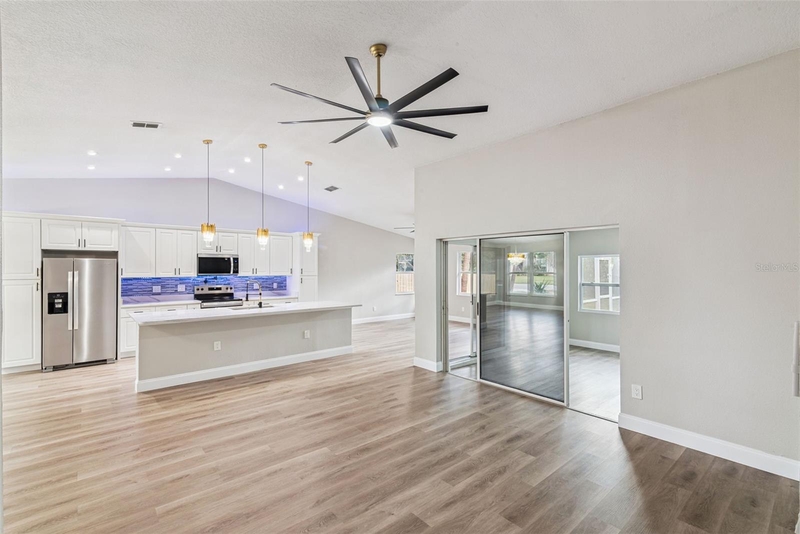 Image 5 of 52 For 2832 Smithfield Drive