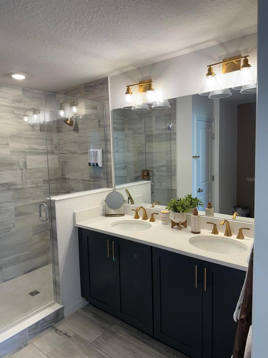 Image 14 of 33 For 803 Longboat Dr,