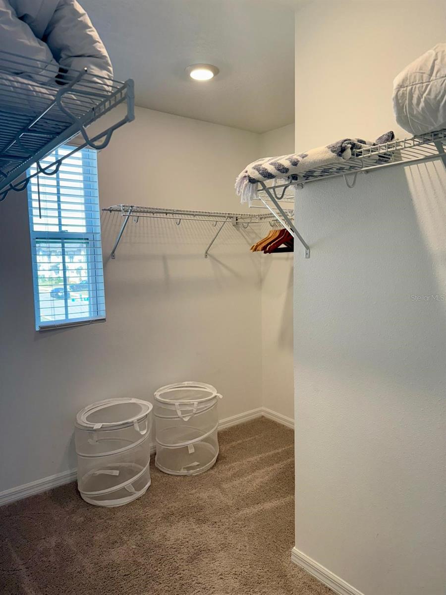 Image 16 of 33 For 803 Longboat Dr,