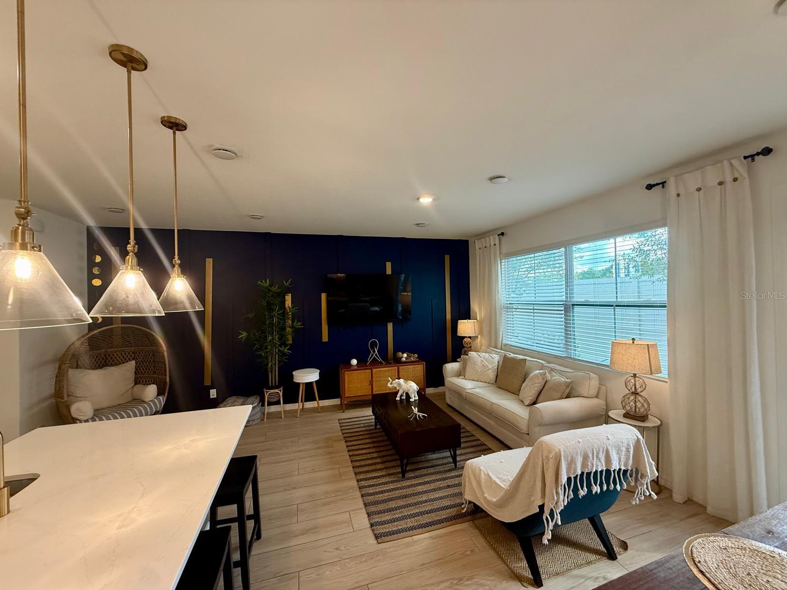 Image 7 of 33 For 803 Longboat Dr,