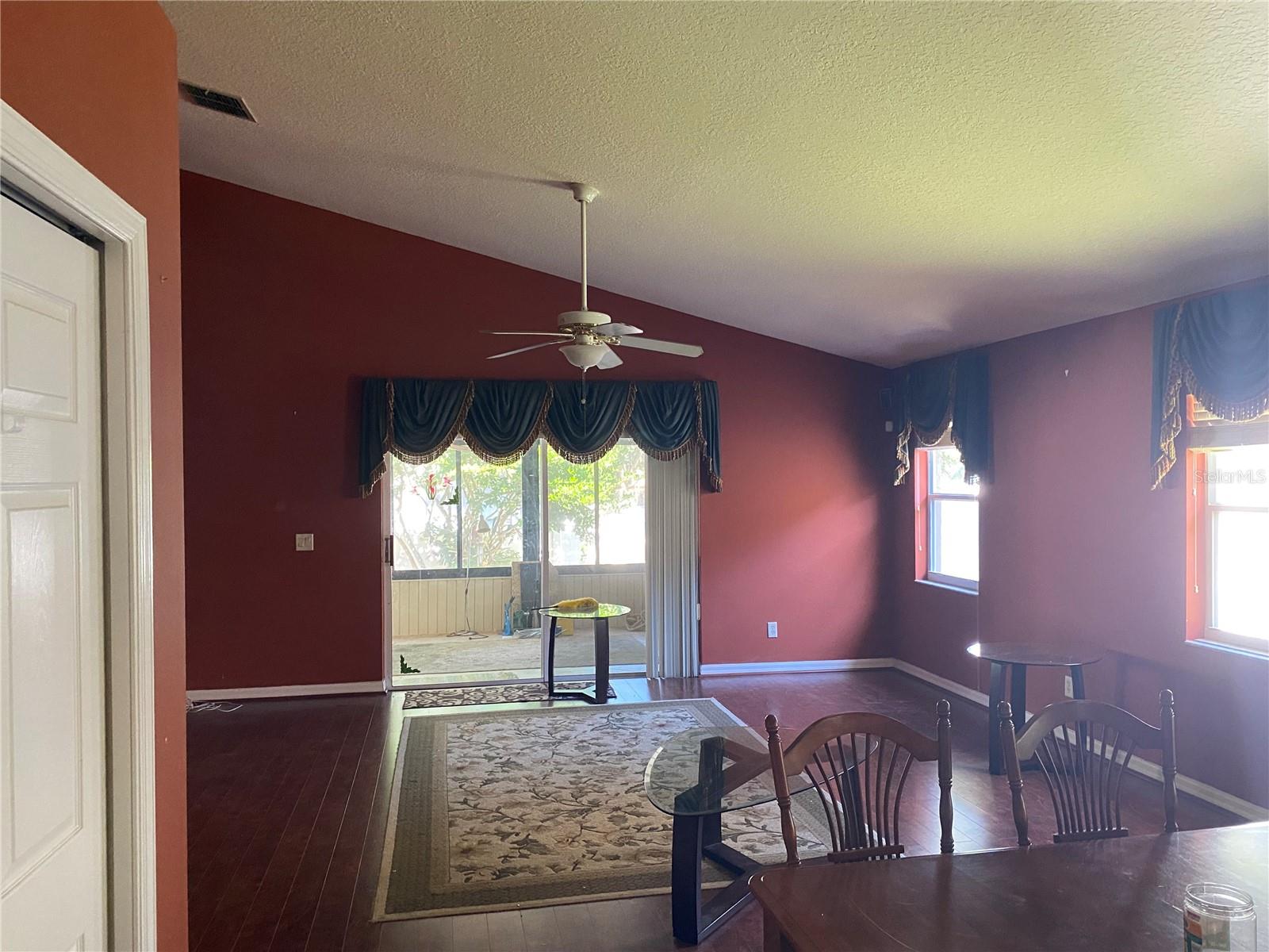 Image 6 of 17 For 6637 Imperial Oak Ln