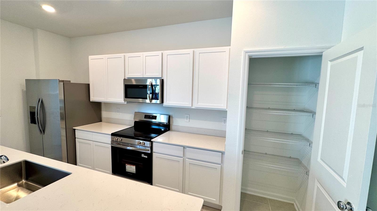 Image 11 of 40 For 2404 Rider Rain Lane