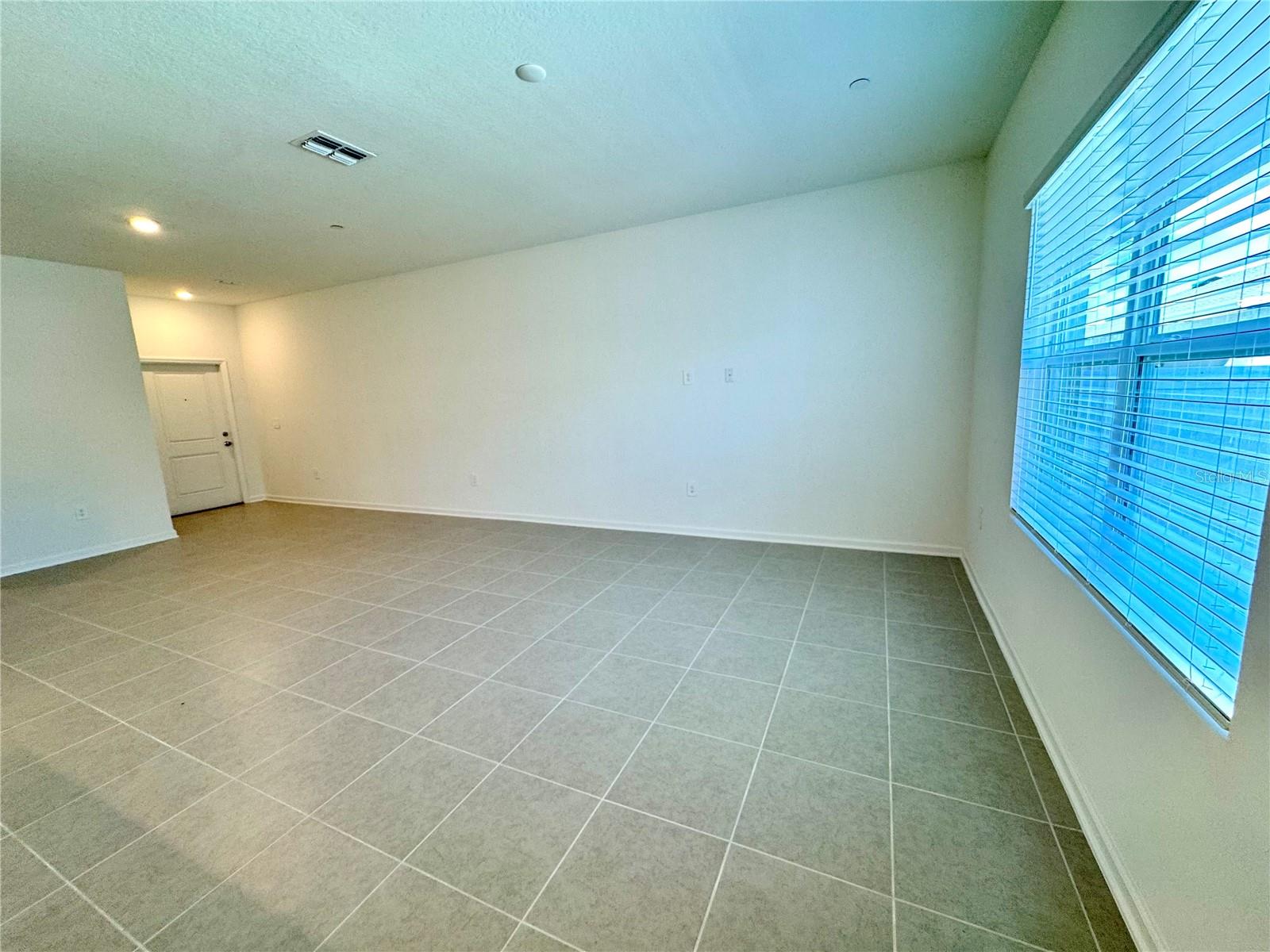 Image 19 of 40 For 2404 Rider Rain Lane