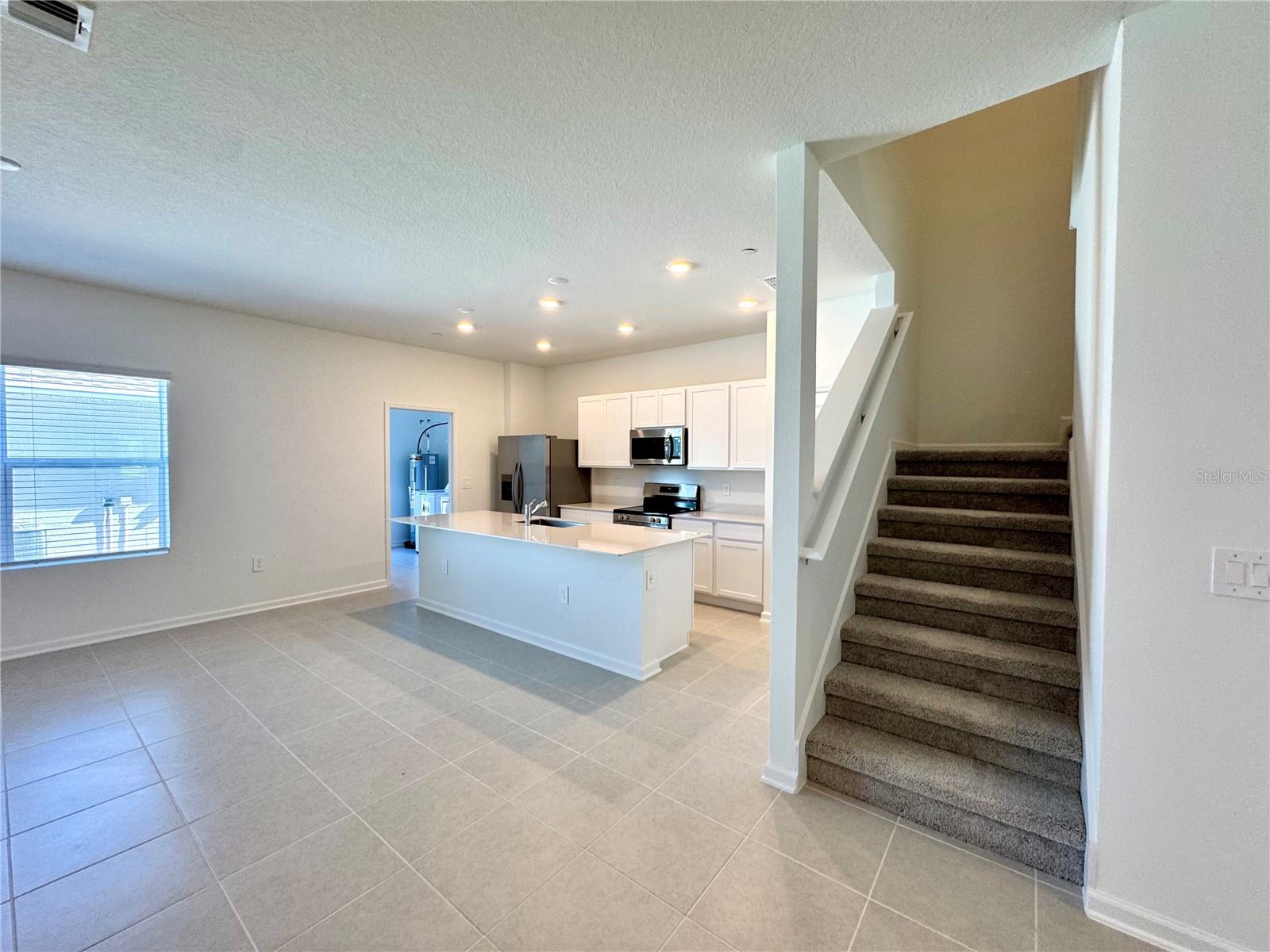 Image 20 of 40 For 2404 Rider Rain Lane