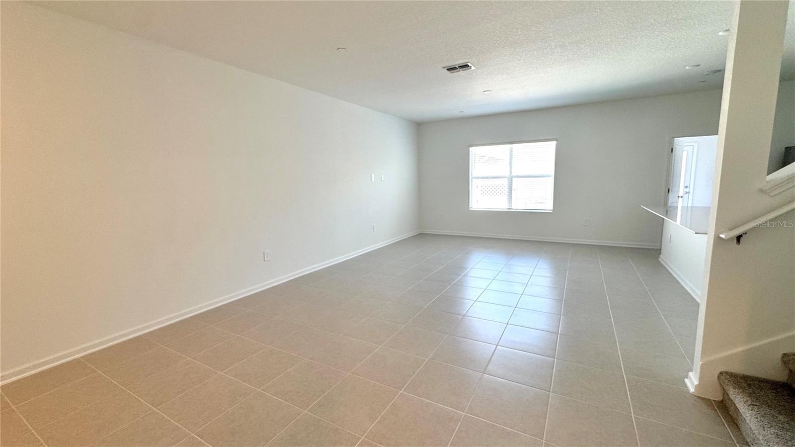 Image 4 of 40 For 2404 Rider Rain Lane