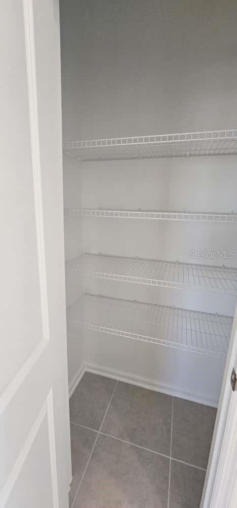 Image 12 of 39 For 548 Hart Lane