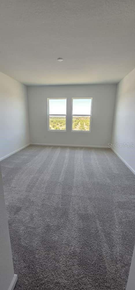 Image 17 of 39 For 548 Hart Lane