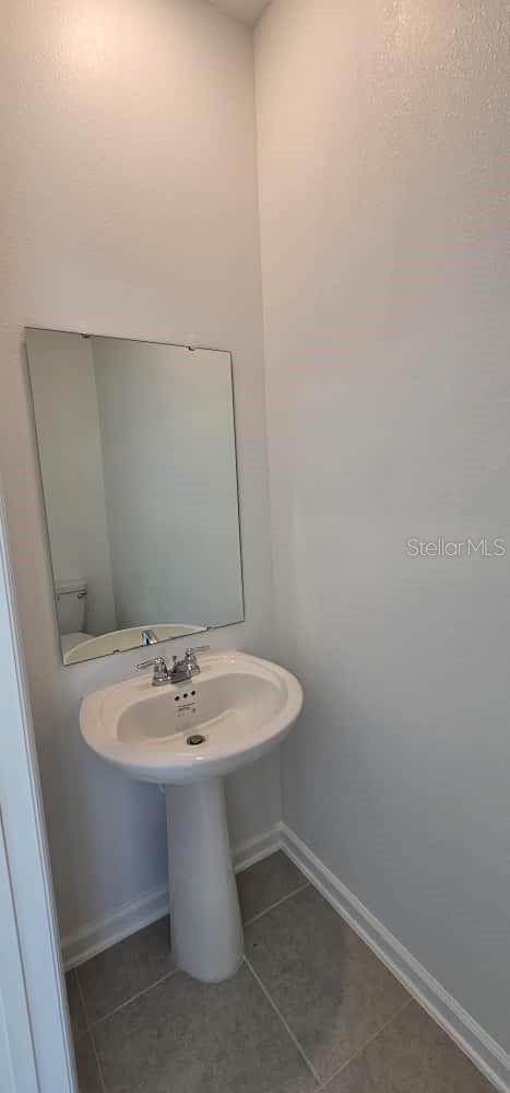 Image 27 of 39 For 548 Hart Lane