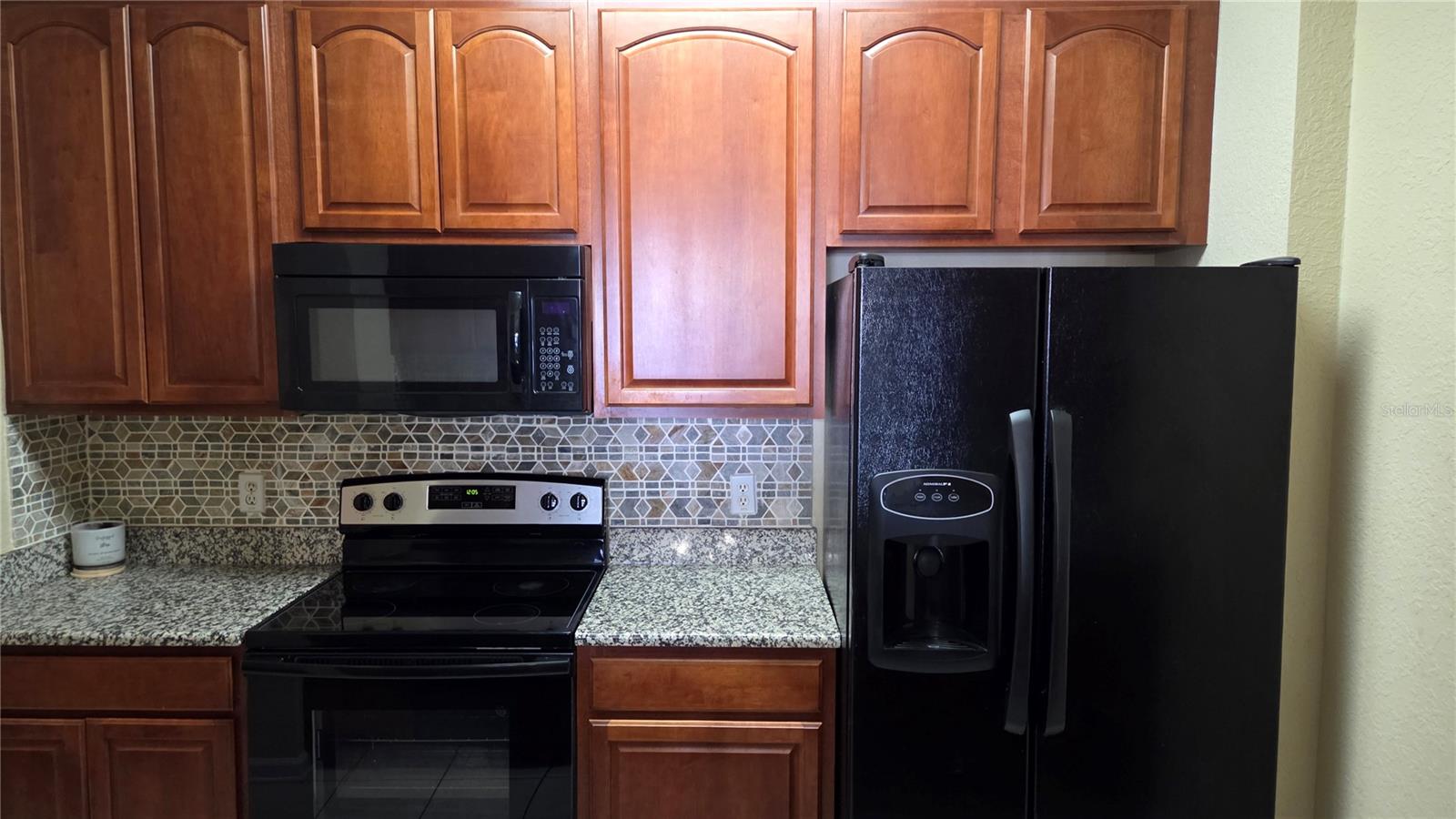 Image 6 of 18 For 2484 San Tecla Street 103