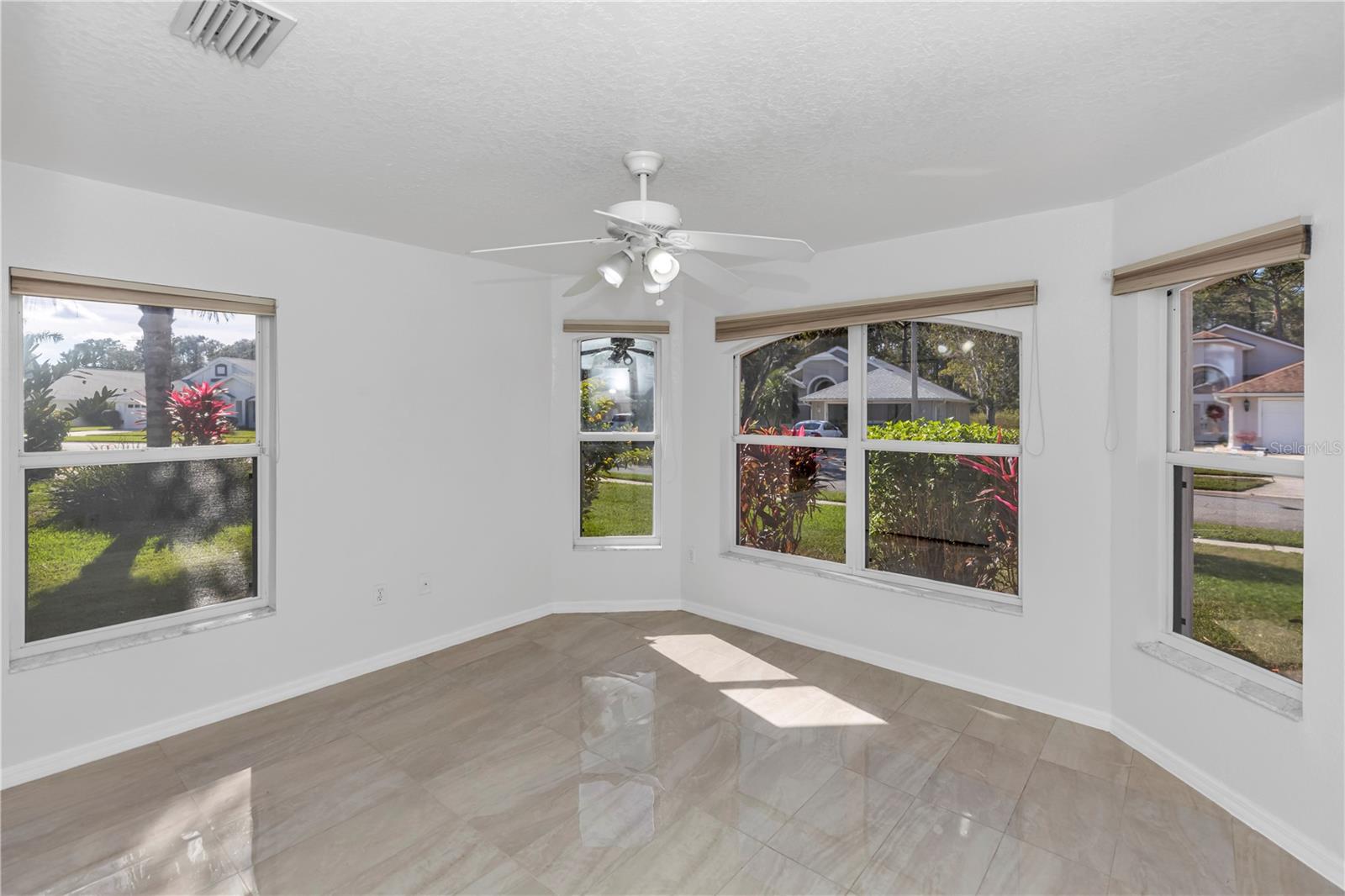 Image 19 of 37 For 6273 Palm Vista Street