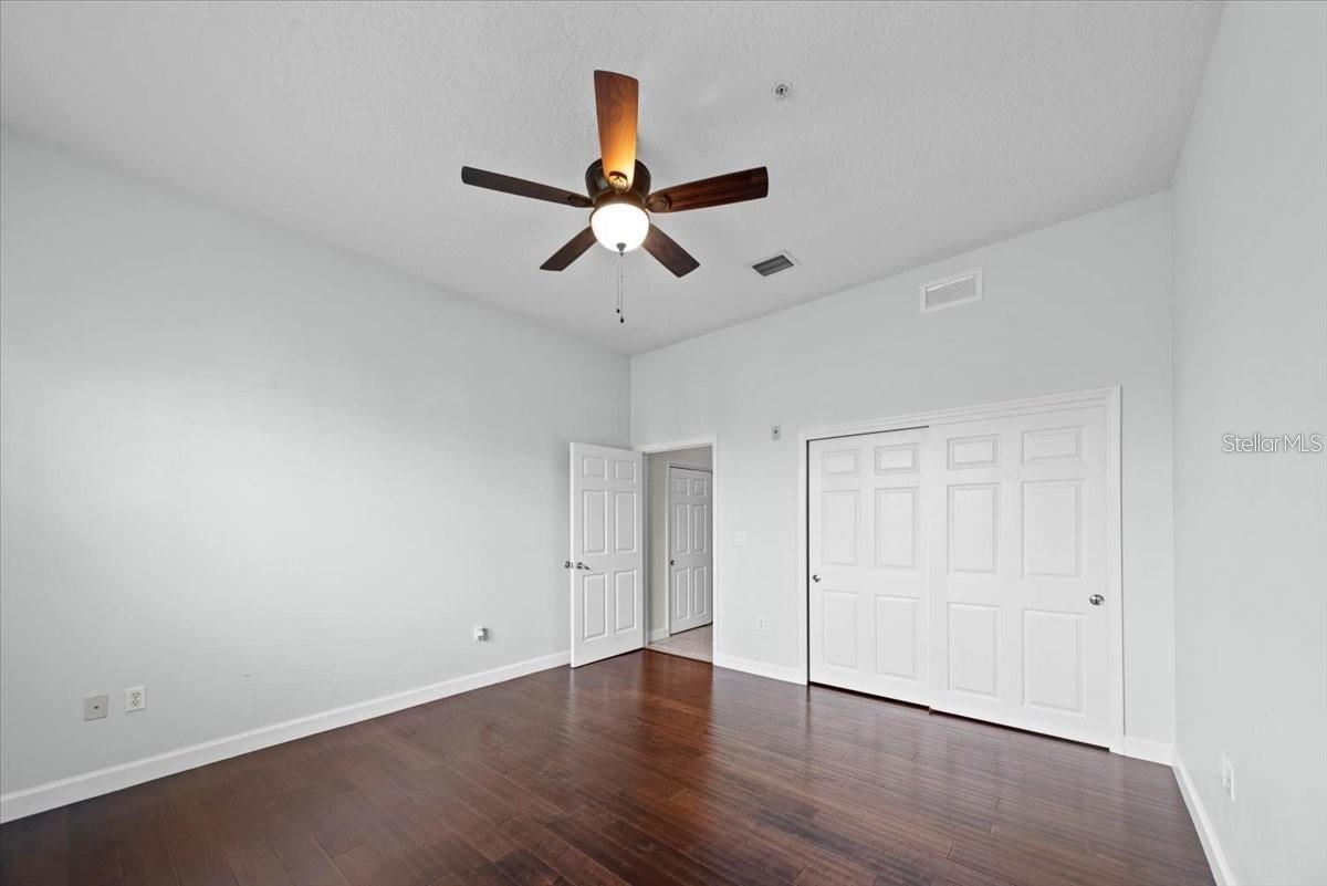 Image 33 of 56 For 8761 The Esplanade  9