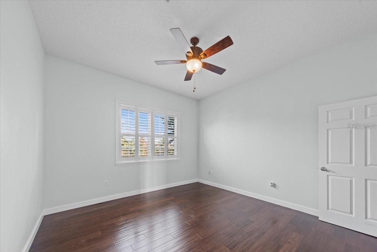 Image 34 of 56 For 8761 The Esplanade  9