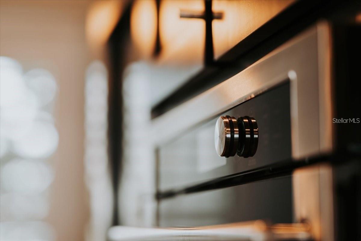 Image 42 of 56 For 8761 The Esplanade  9