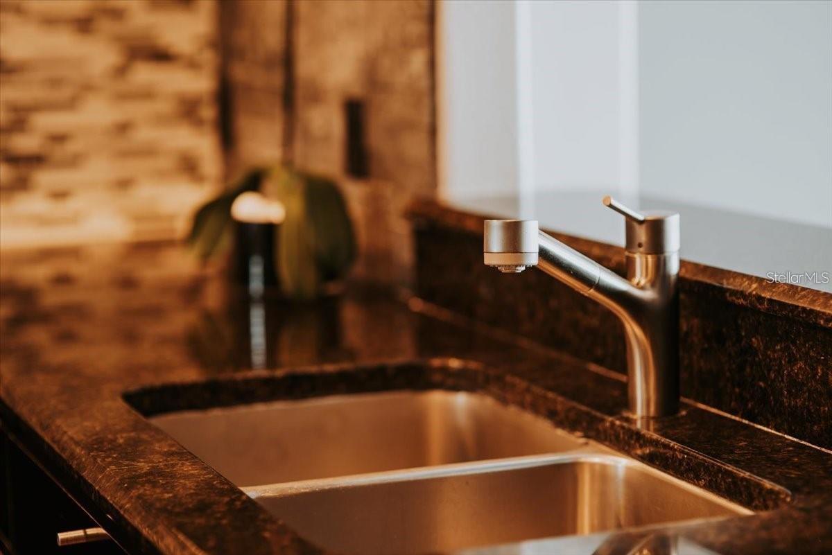 Image 47 of 56 For 8761 The Esplanade  9