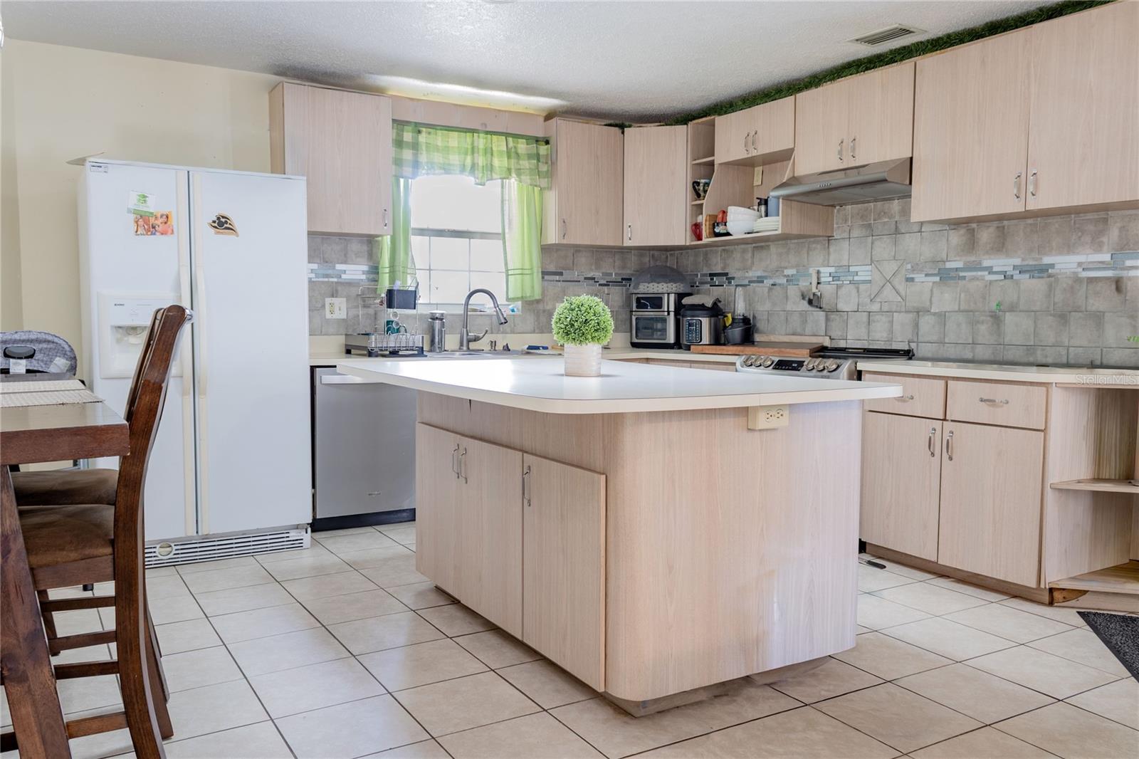 Image 3 of 13 For 6620 Grissom Parkway