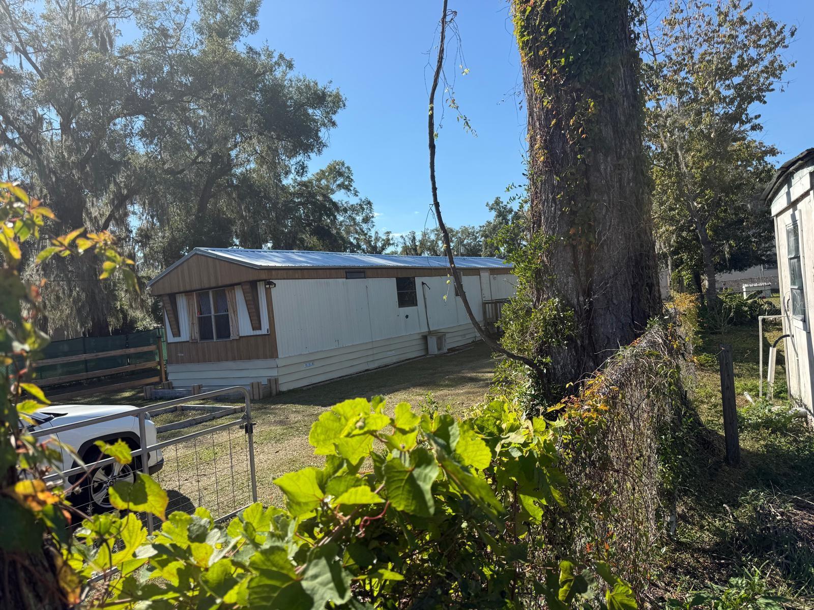 Image 3 of 9 For 836 Cr 481w  