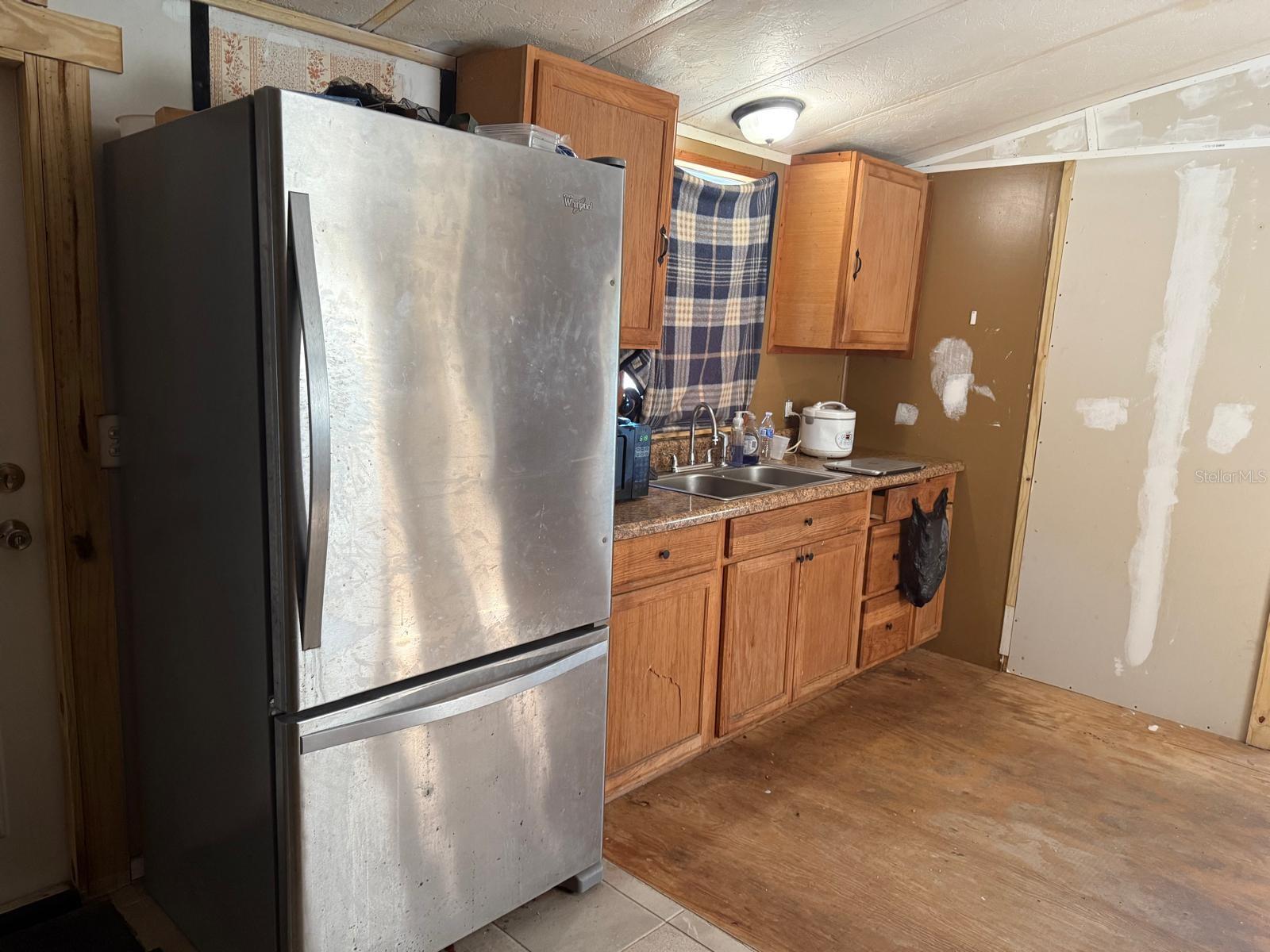 Image 4 of 9 For 836 Cr 481w  