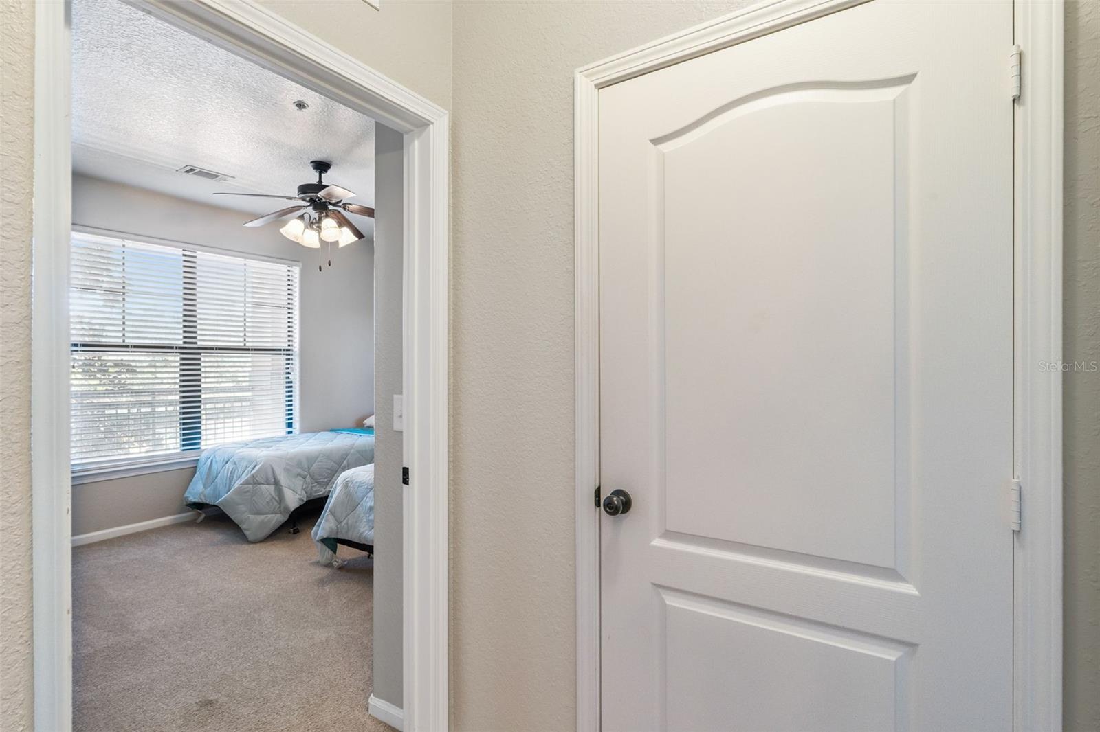 Image 22 of 51 For 904 Charo Parkway 523