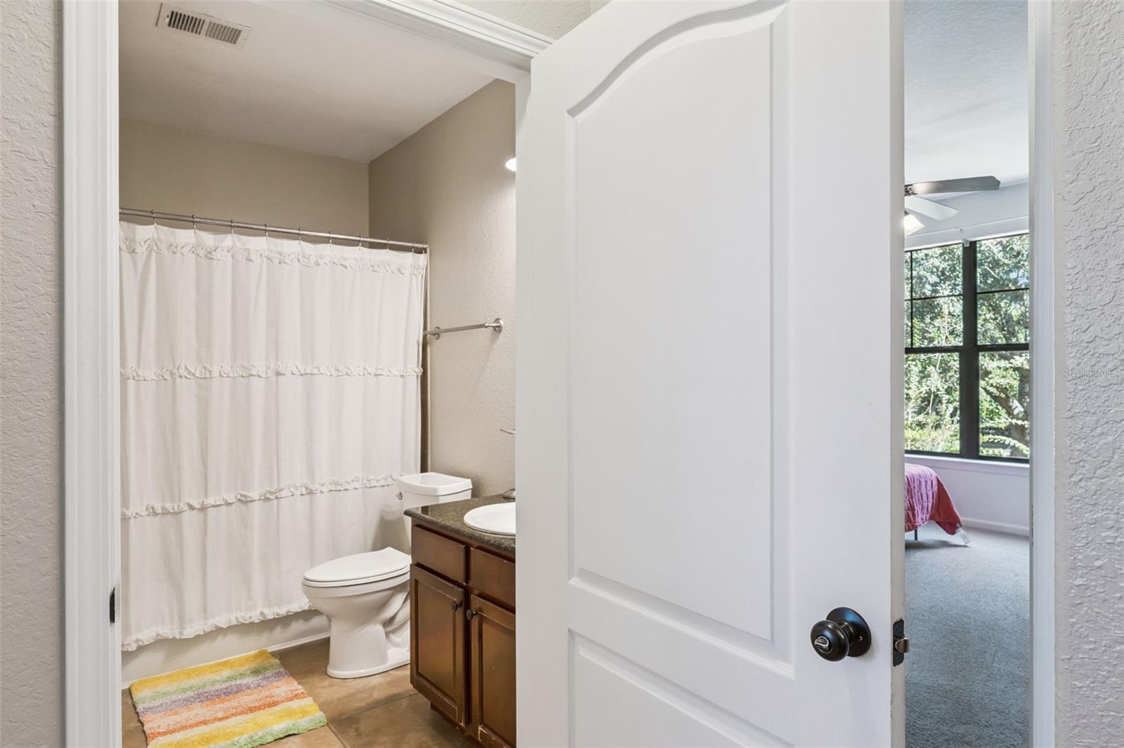 Image 24 of 51 For 904 Charo Parkway 523