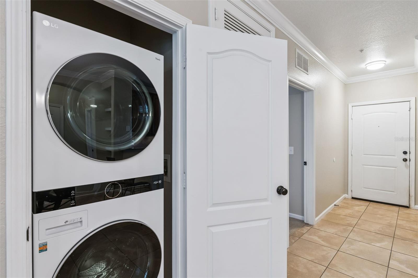 Image 29 of 51 For 904 Charo Parkway 523