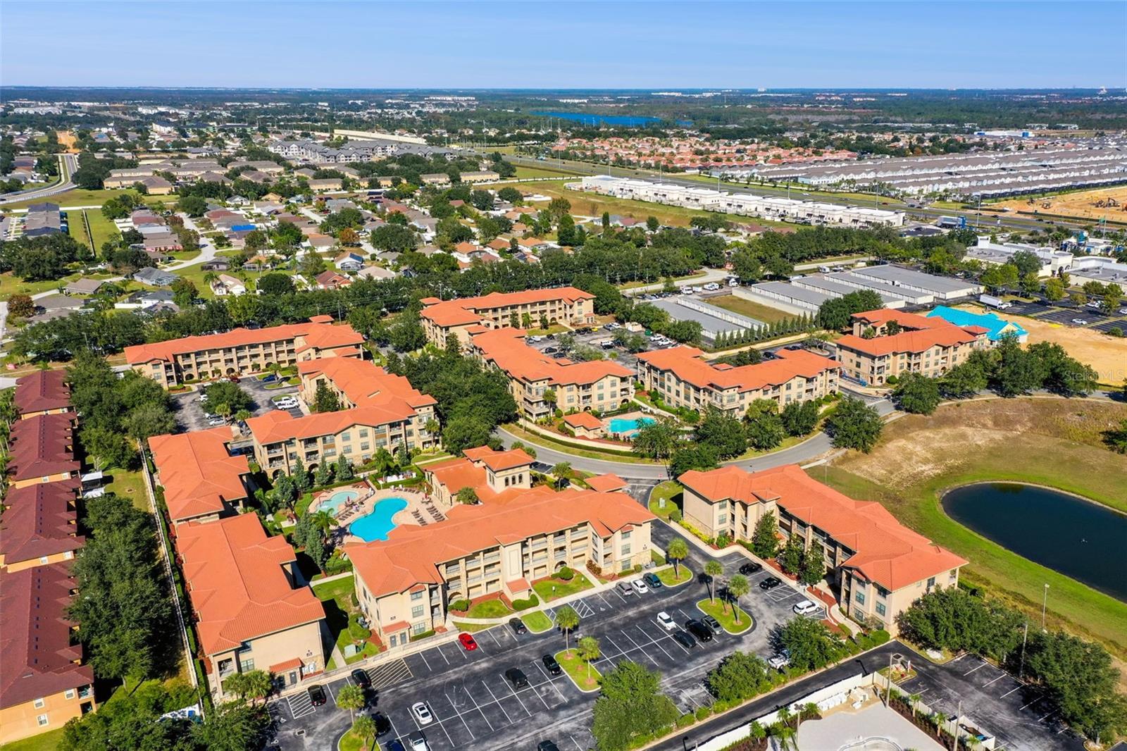 Image 34 of 51 For 904 Charo Parkway 523