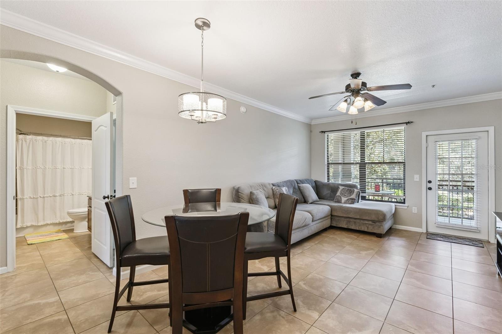 Image 4 of 51 For 904 Charo Parkway 523