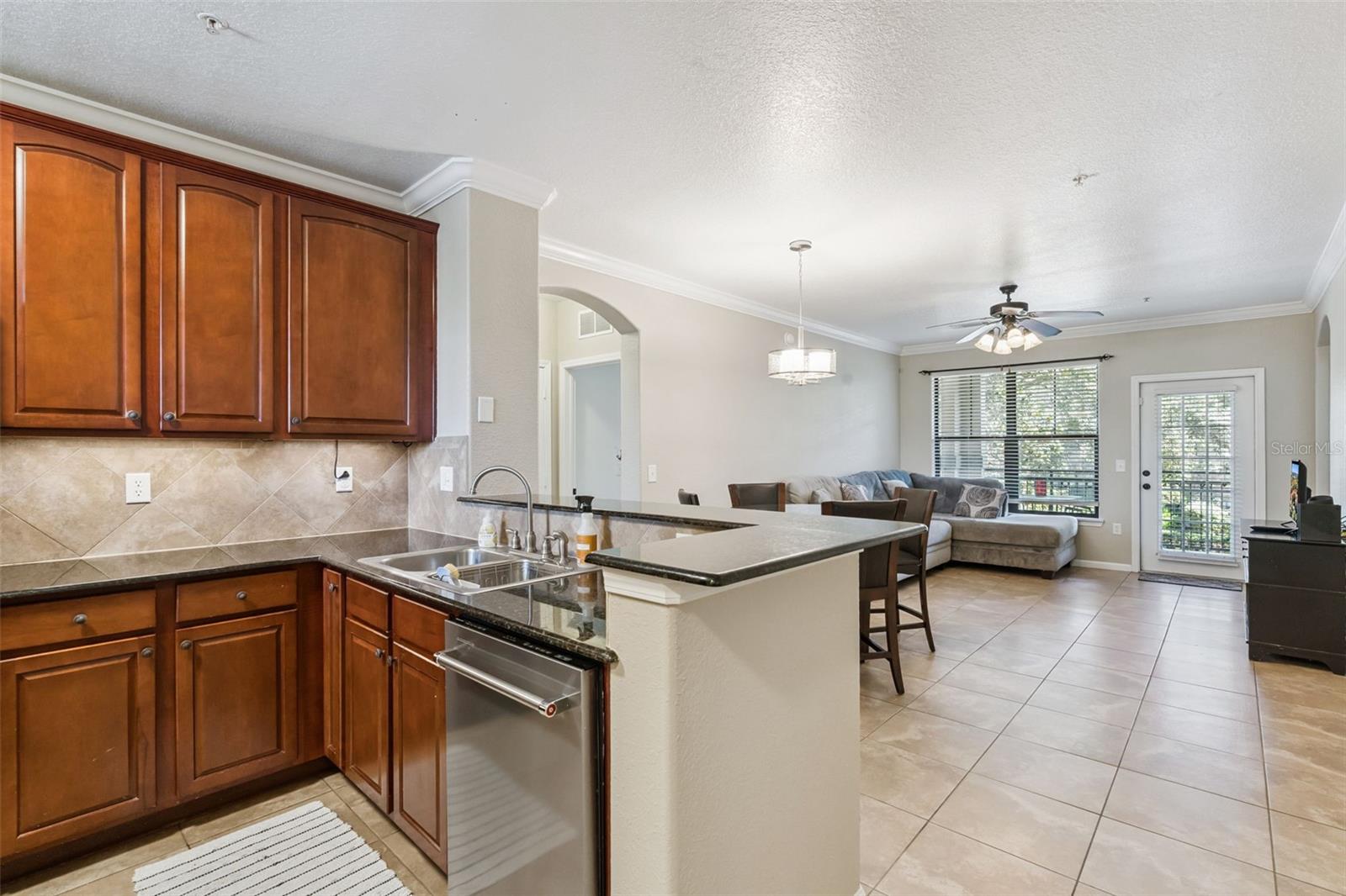 Image 8 of 51 For 904 Charo Parkway 523