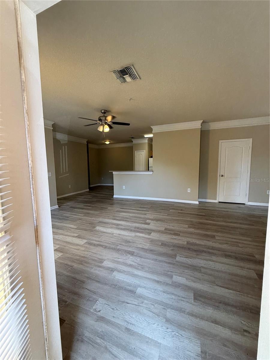 Image 16 of 20 For 8848 Villa View Circle  206