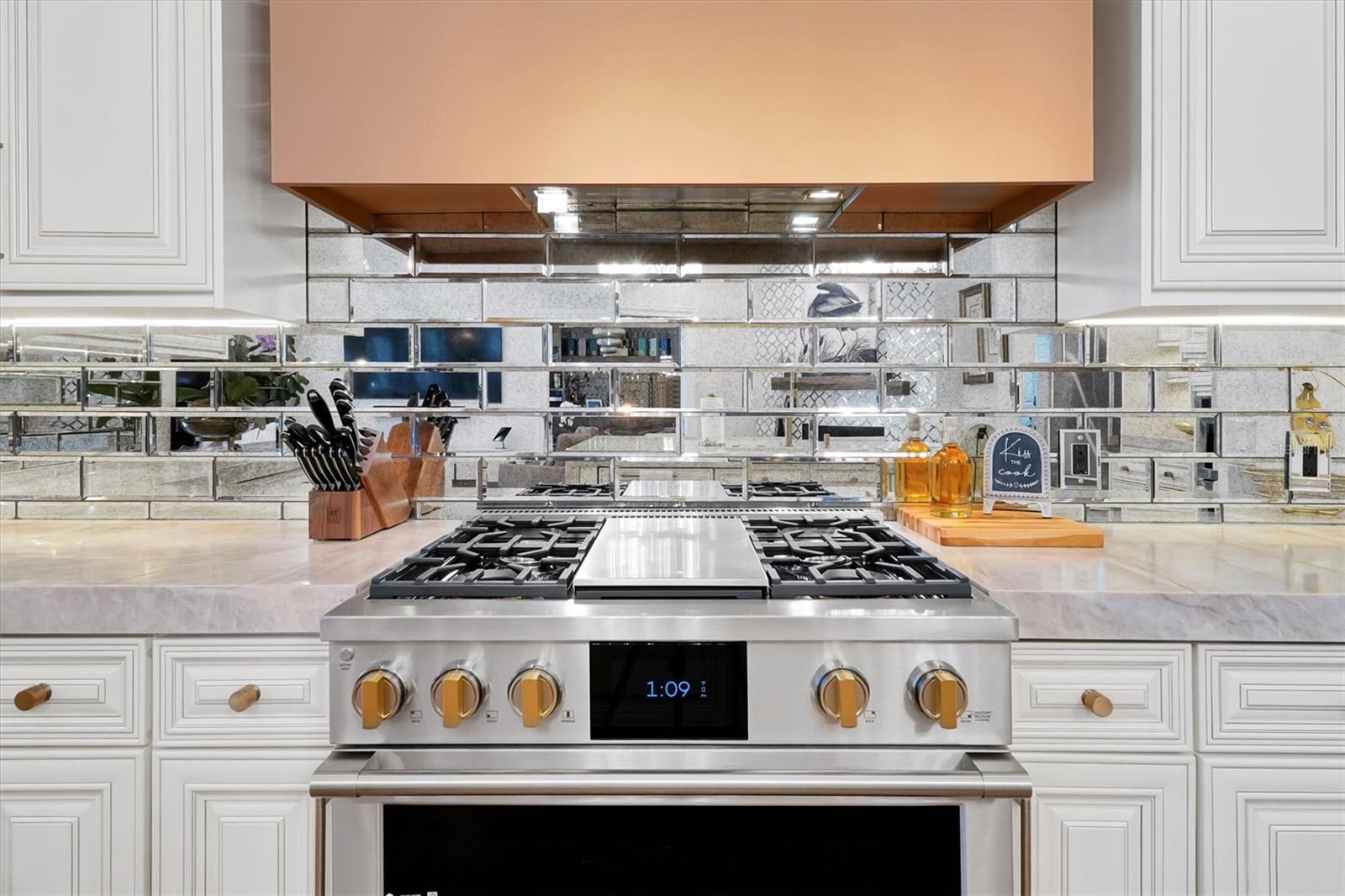 Image 12 of 87 For 81 Oakdale Street