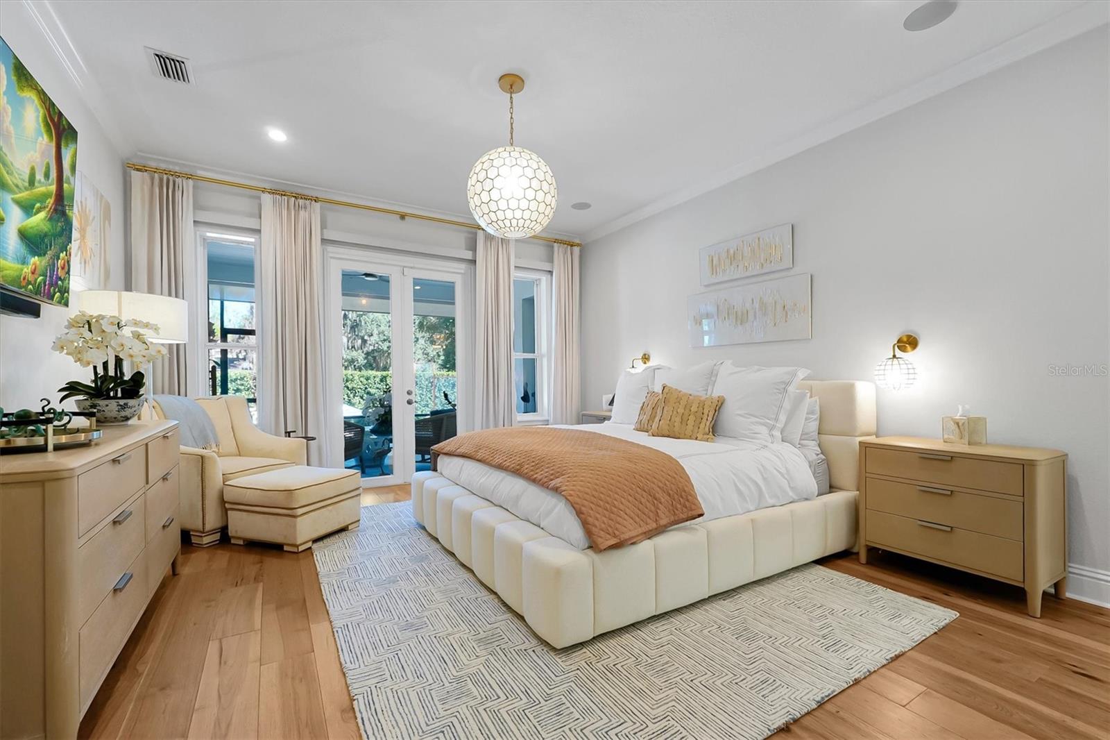 Image 28 of 87 For 81 Oakdale Street