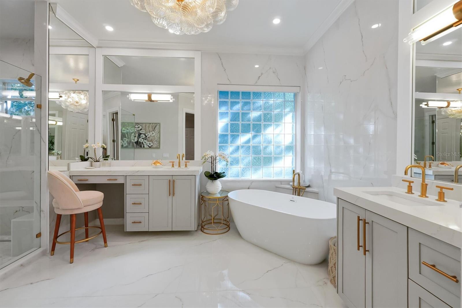 Image 31 of 87 For 81 Oakdale Street